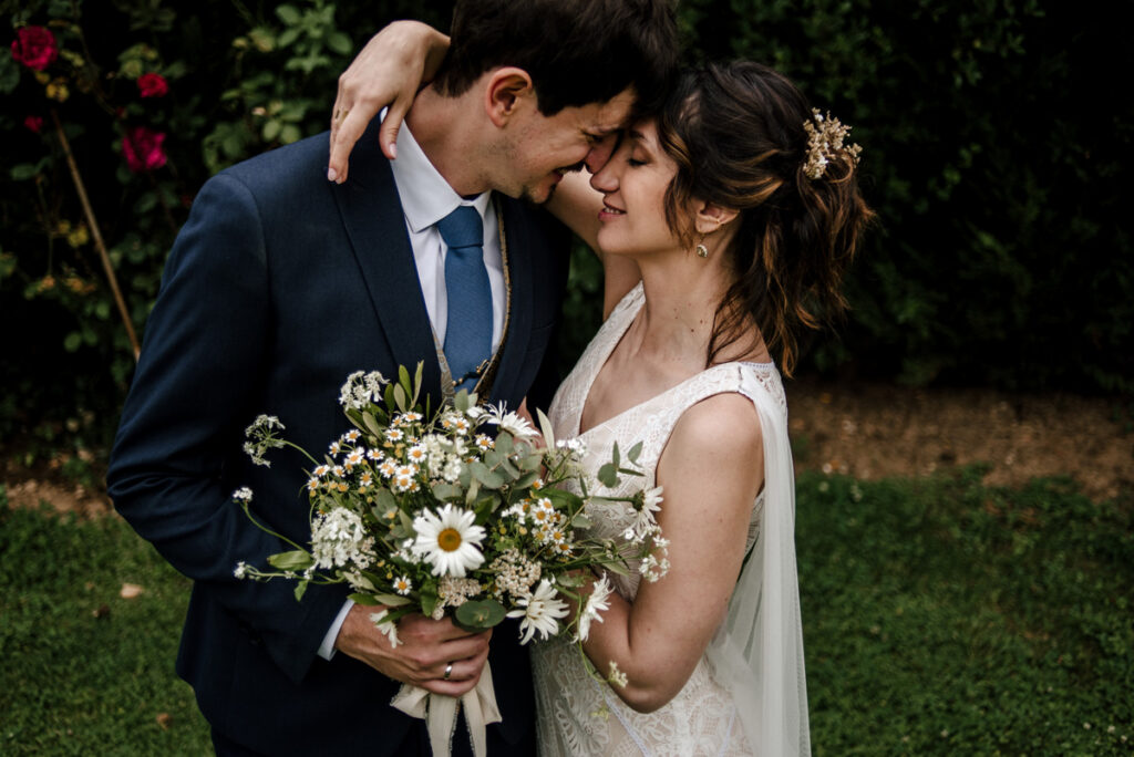 Día de bodas natural y sin poses forzadas realizada por Pia Alvero en Bilbao. Y Pamplona