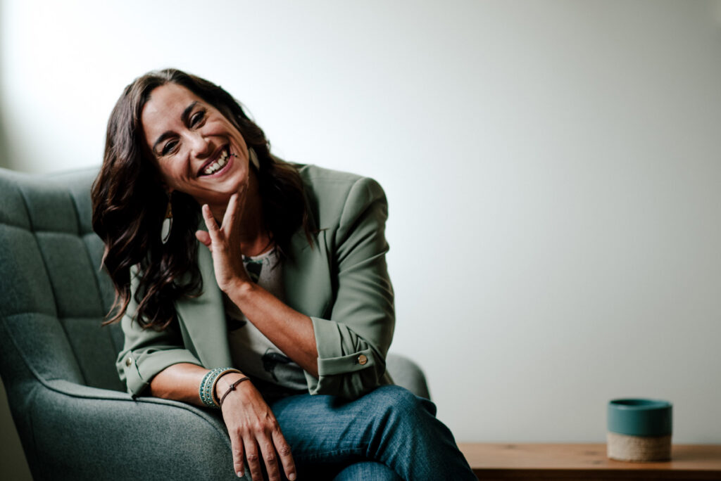 Fotografía para mujeres CEO, empresarias, que quieran tener una marca personal natural y con verdad. Realizada por Pia Alvero fotografía.