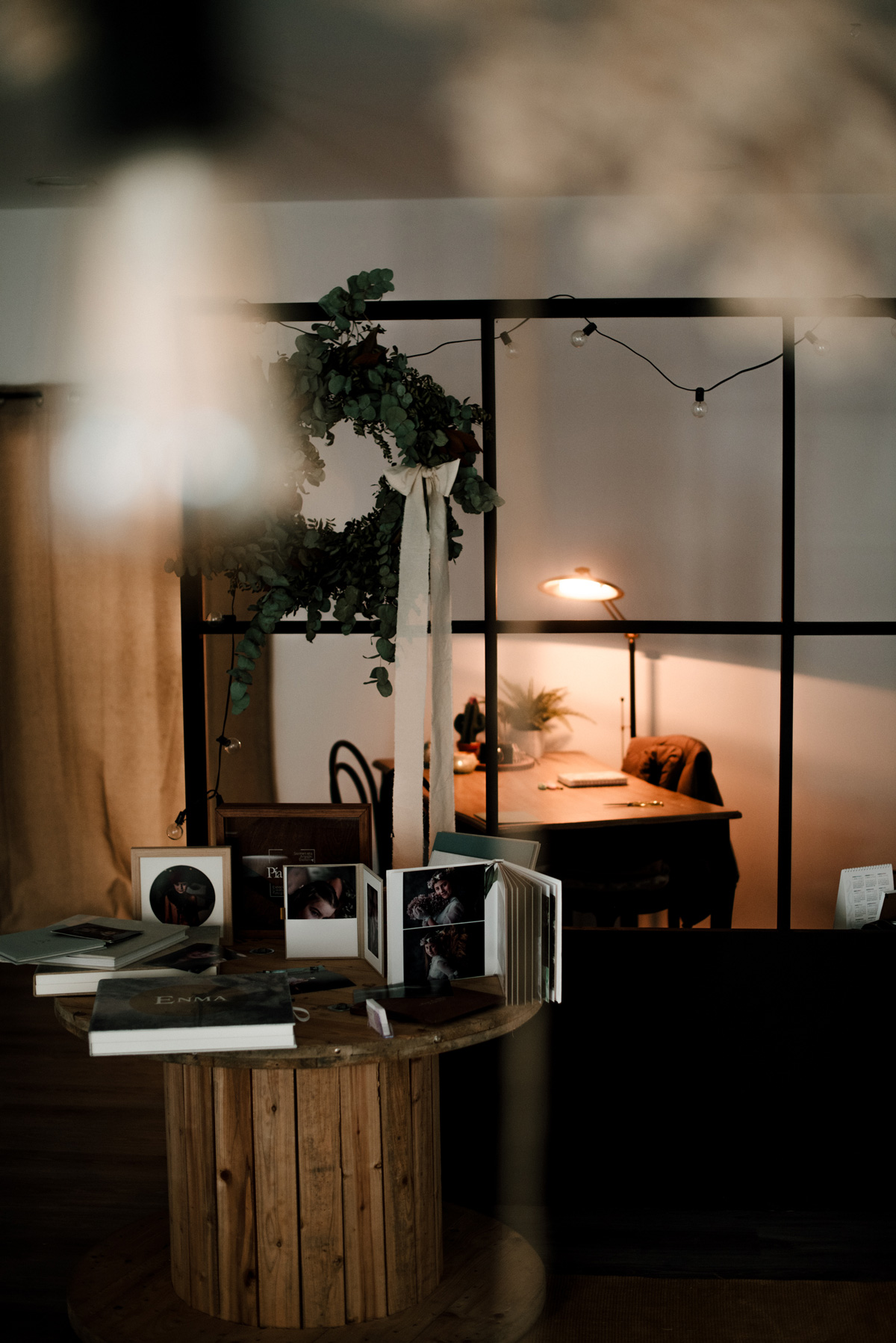 Vista del estudio fotográfico y espacio creativo de Pía Alvero en Pamplona.